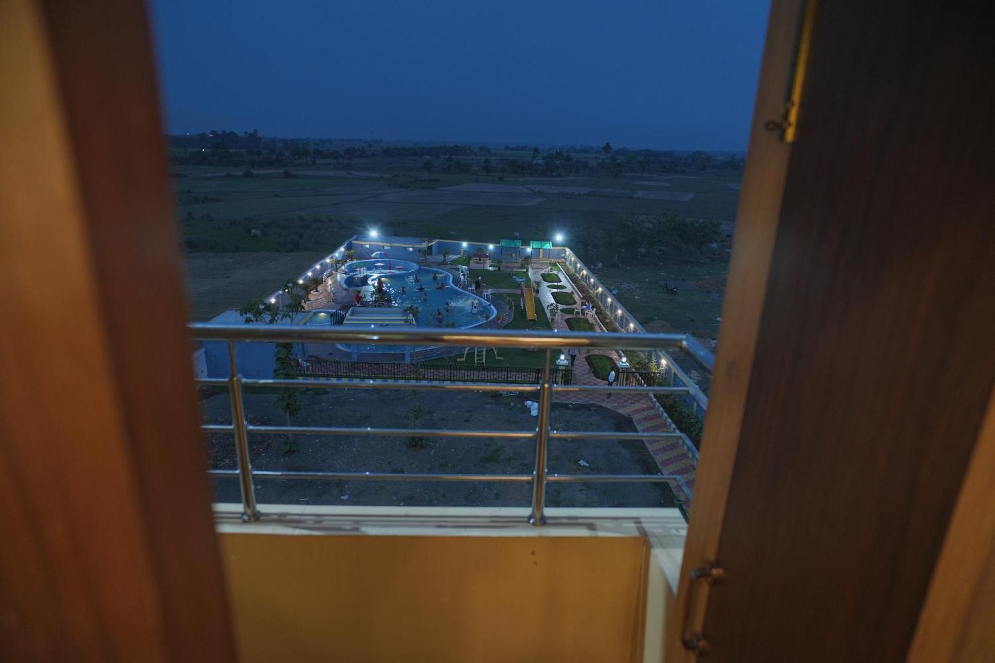 Hotel Aarohi Tarapith Dış mekan fotoğraf